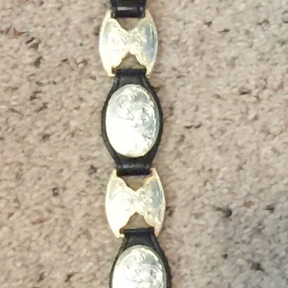 Grant Ladies Leather belt size 32 hand tooled main image 5